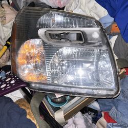 Chevy Equinox 2006 Headlights Passenger Side