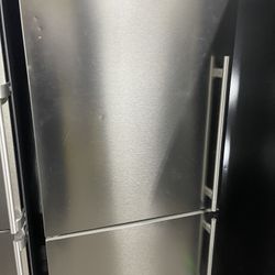 beko refrigerator  bottom  freezer 30 inches new 
