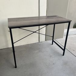 Brand New Computer Desk Table