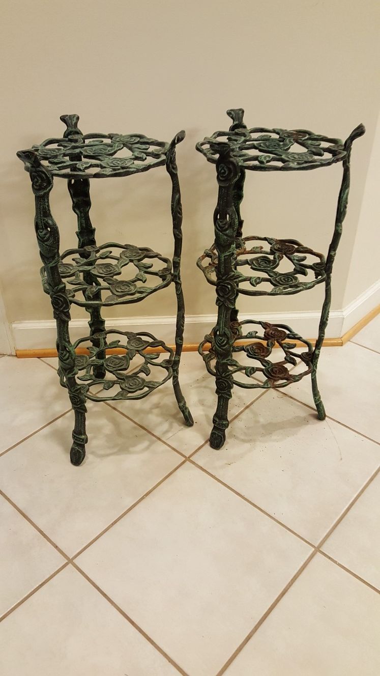 Wrought Iron Plant Stand with Floral Pattern