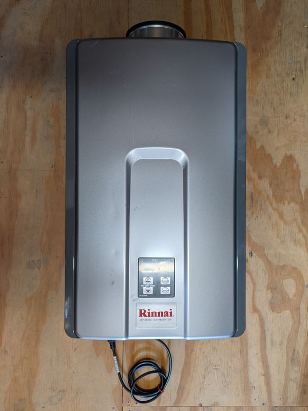Rinnai RL75i Natural Gas Tankless water heater! for Sale in Bedford, TX