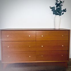 6-Drawer “Boho” Dresser With Gold Knobs (New Condition!) 