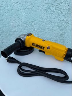 DEWALT 6” Angle Grinder DWE43144N - Like New