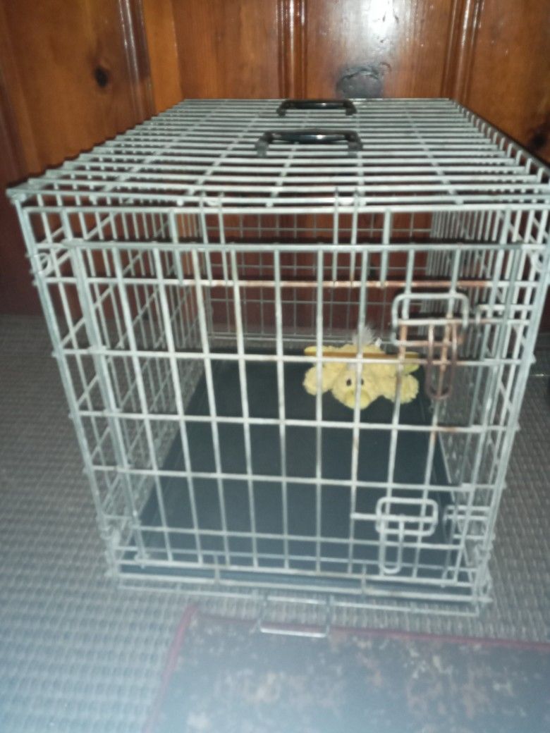 LOCKABLE SMALL DOG PEN GOOD CONDITION!