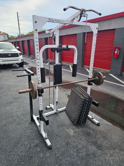 For just ONLY $350 Body-Solid Multi-Station Home Gym Rack. Homestead. Delivery fee

Sturdy steel Body-Solid home gym system in white and black.
 This 
