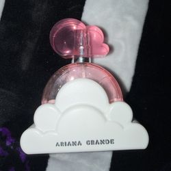 Ariana Grande Perfume 
