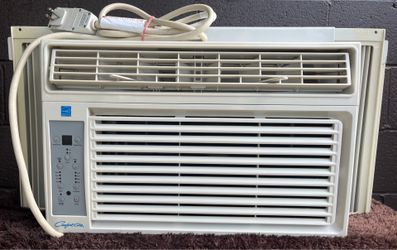 Comfort-Aire 8000 BTU Digital Air Conditioner. Excellent Running, Clean, Efficient Unit.