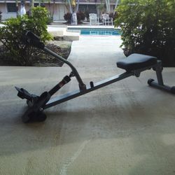 EXERCISE MACHINE FOR SALE. LIKE NEW! ALWAYS BEING INSIDE THE HOUSE