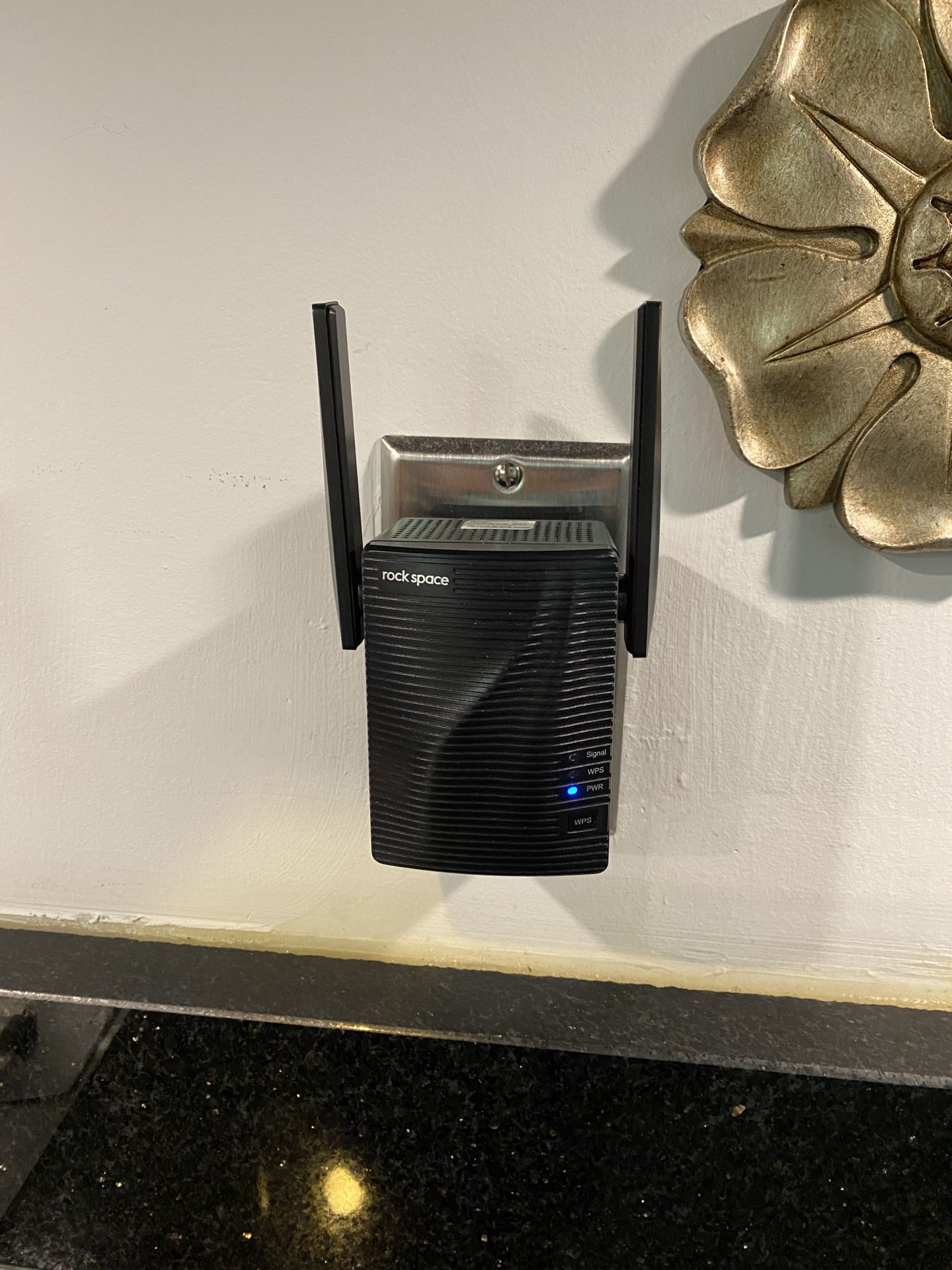 Rock Space AC750 Dual Band WiFi Repeater Signal Booster Works Any Wifi Router