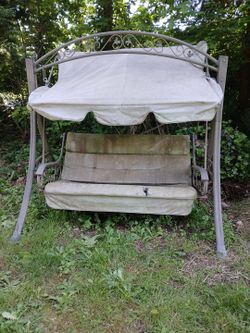 Swinging Bench