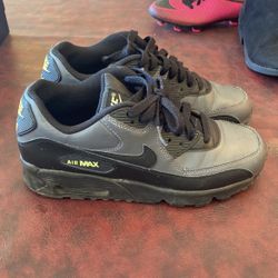 Kids Nike Air Max Size 5y