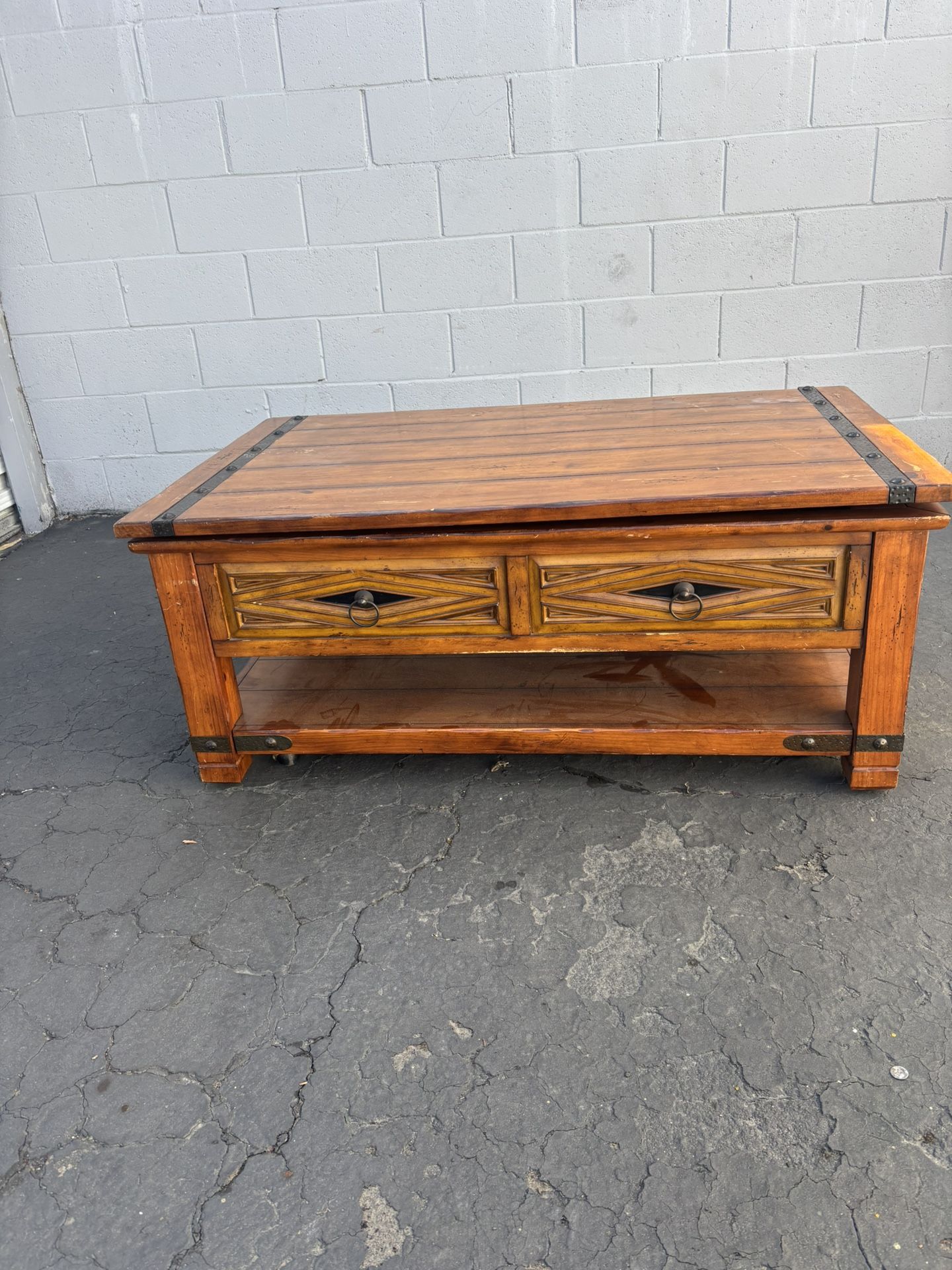 Lift Top wooden Coffee Table