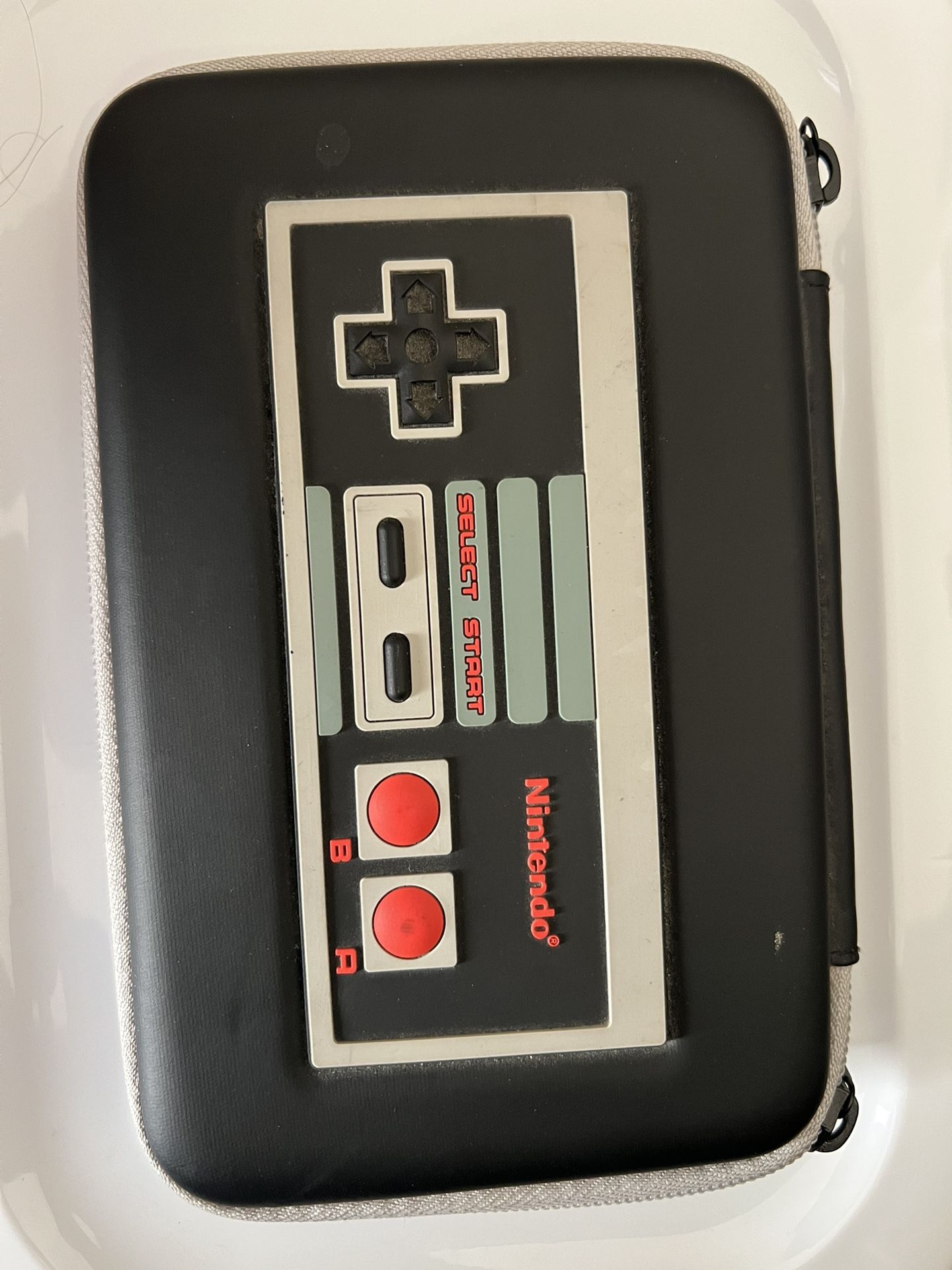 Retro NES Controller Hard Pouch for Nintendo NEW 3DS XL