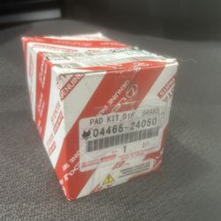 OEM Disc Brake Pad Set - Lexus (04(contact info removed)0) 2021-2025 Lexus