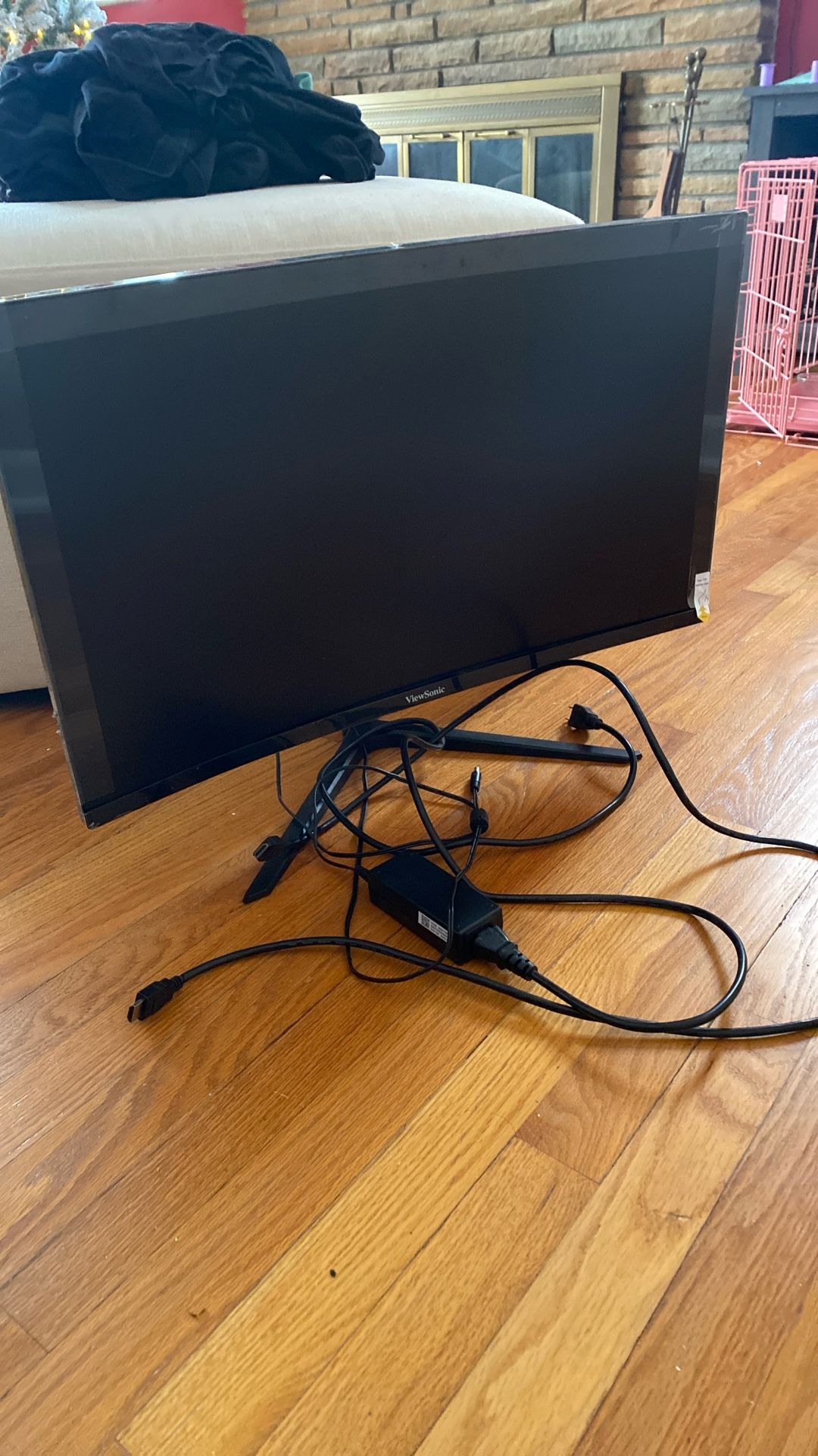 180 HRZ gaming Monitor With Hdmi Plug And Other Cables
