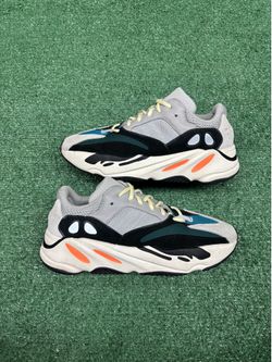 YEEZY 700 WAVE RUNNER SIZE 10