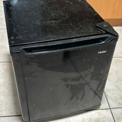 Neverita/ Mini Fridge 