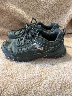 Fila Tennis Shoes 6.5
