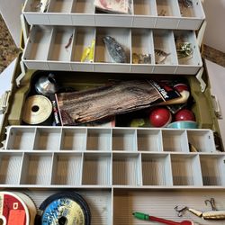 Vintage Plano 8106 6 Tray Tacklebox  w/Vintage Tackle