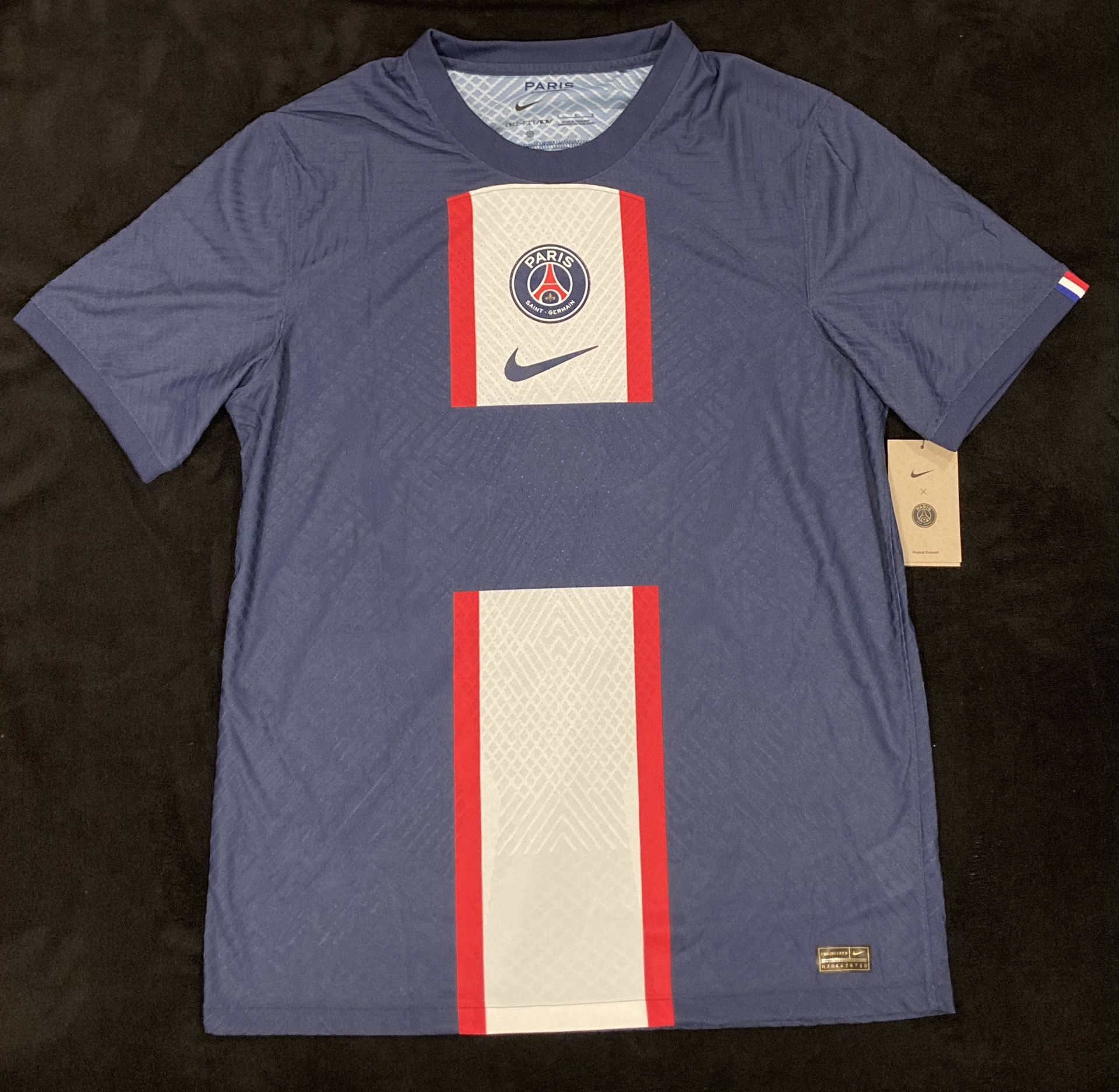 Men’s PSG Nike 2022 Authentic Home Jersey, Size L New With Tags