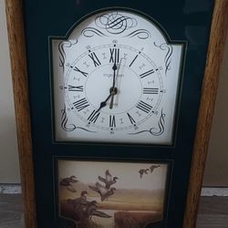 Vintage Ingraham Ducks Flying Over Pond Quartz Glass Front Wall Hanging Clock