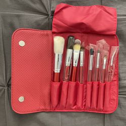 NEVER BEEN USED MAKEUP BRUSHES BY MORPHE. 
