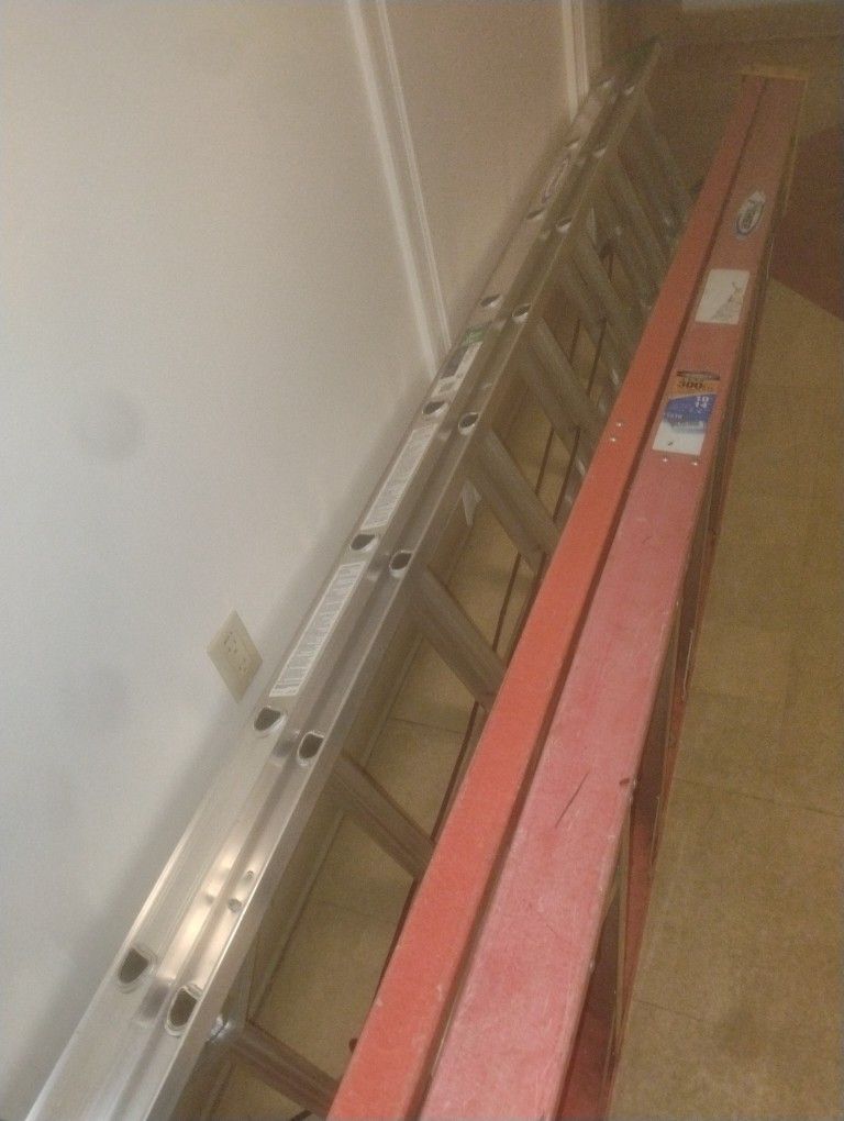 24 Ft Extension Ladder Like New. Need Gone NOW
