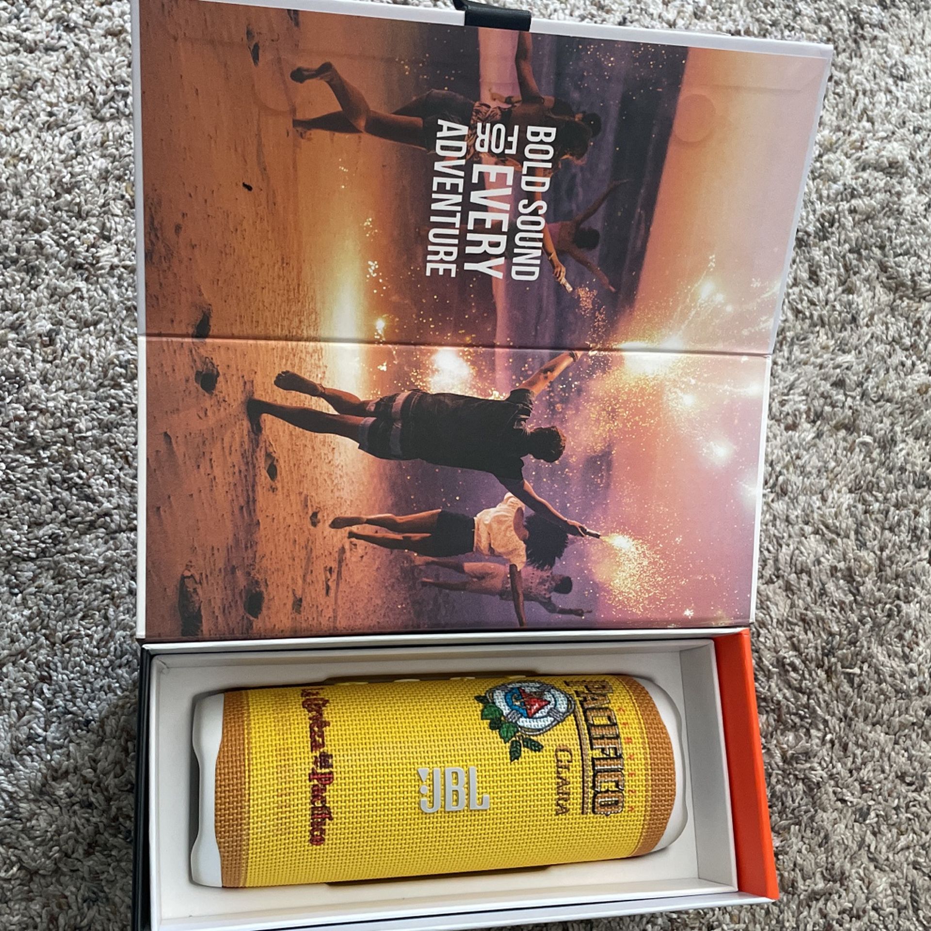 JBL  Flip 6 Harman Pacifico Limited Edition Speaker 