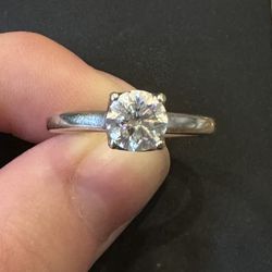 Engagement ring Size 7 14 karat