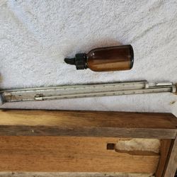 Antique Thermometer Abd Humidity Weather Station 