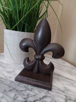 $14 Cast Iron Heavy Bookend/Doorstop Fleur De Lis
