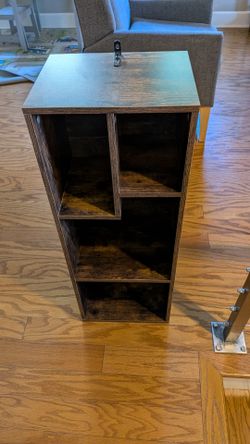 Small wood bookshelf - Free