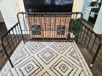Twin sized daybed with trundle