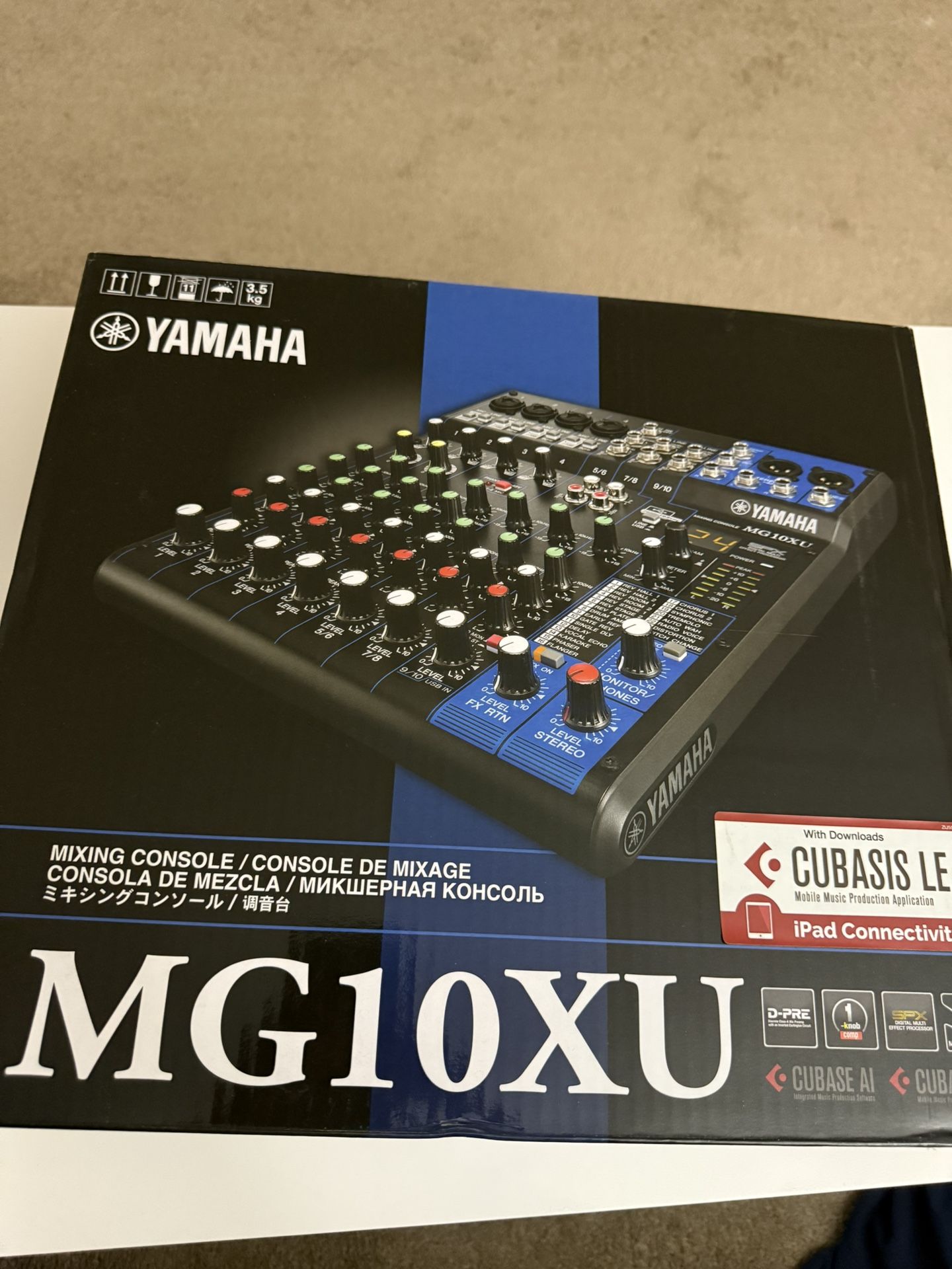 YAMAHA MG10XU 10-Input Stereo Mixer with Effects