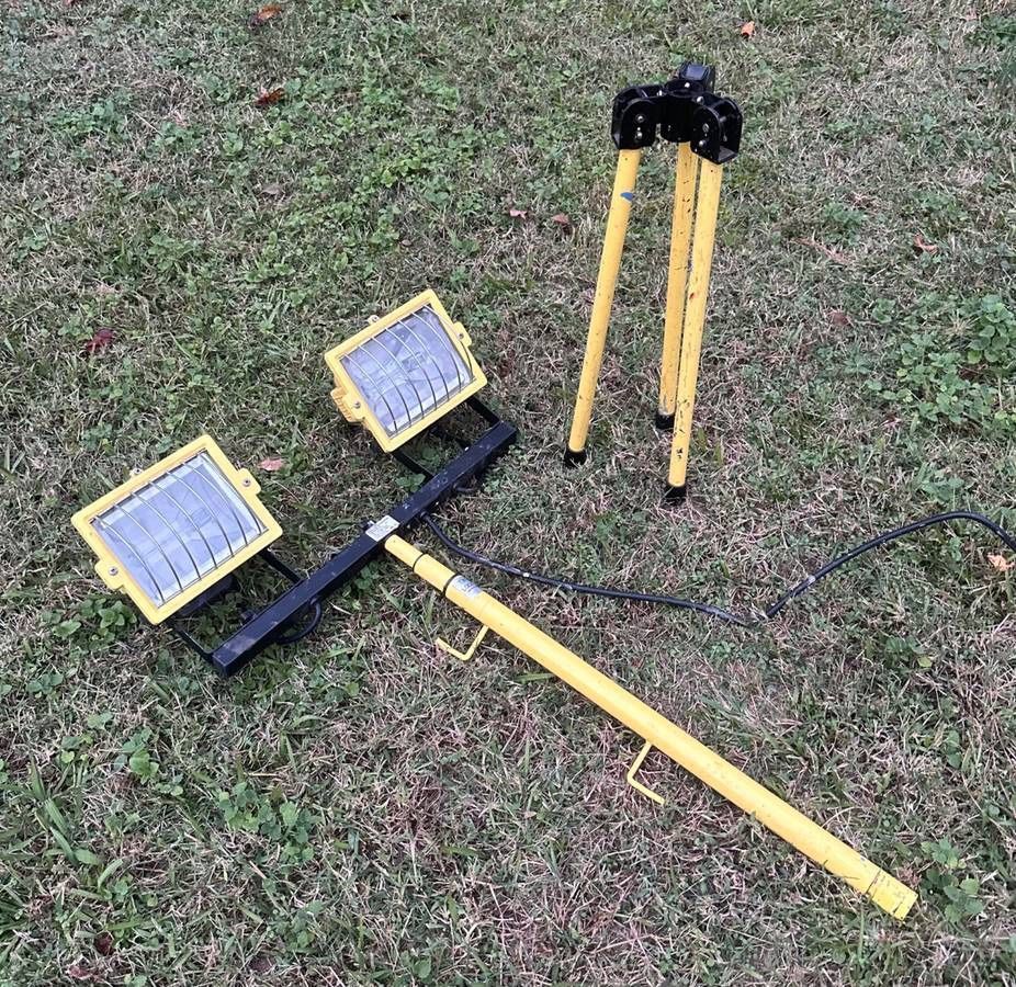Outdoor Electric Double Work Light Tripod Model TSL1000