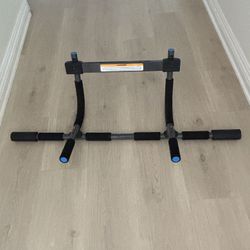 Pull Up Bar (In Doorframe)