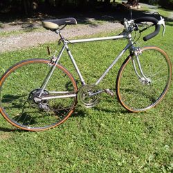 VINTAGE 1976 BICENTENNIAL. SCHWINN. CONTINENTAL. LOOKS NEW. 45 YRS OLD