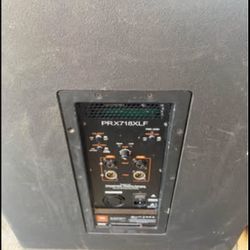 18” Jbl PRX718 XLF subwoofer amplifier and box  only works perfect. Firm Price