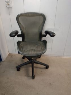 Herman Miller Aeron Size B Fully Ergonomic 
