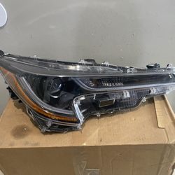 2020-2023 Toyota Corolla Le Right Headlight 