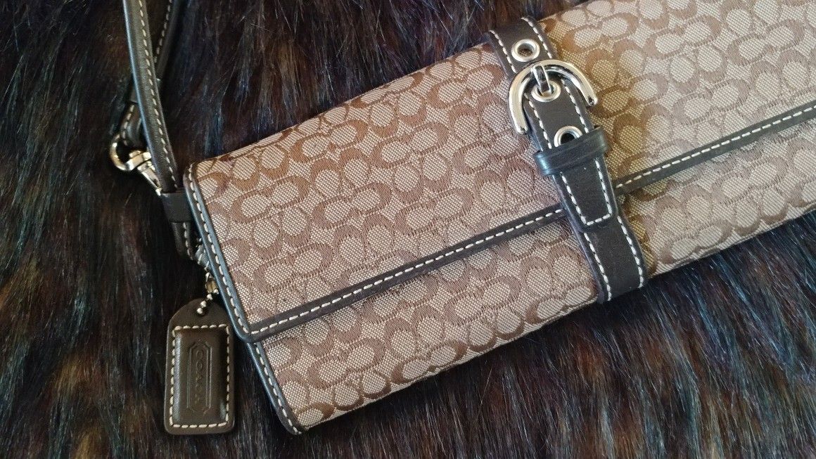 🌠Rare 💯COACH Monogram Wristlet Wallet