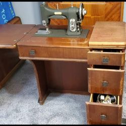 ANTIQUE SEWING MACHINE 