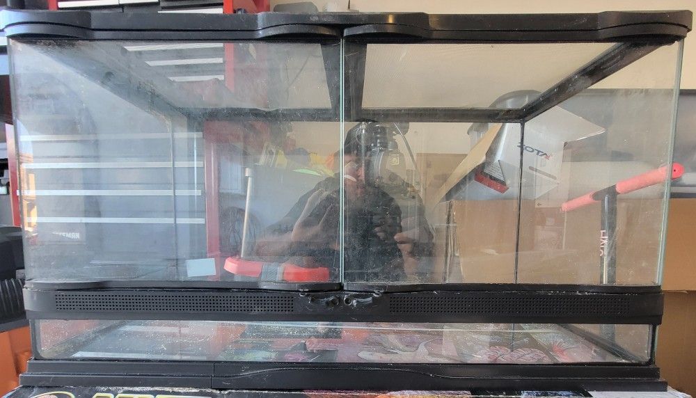 Zoo Med 25 Gallon reptile Tank
