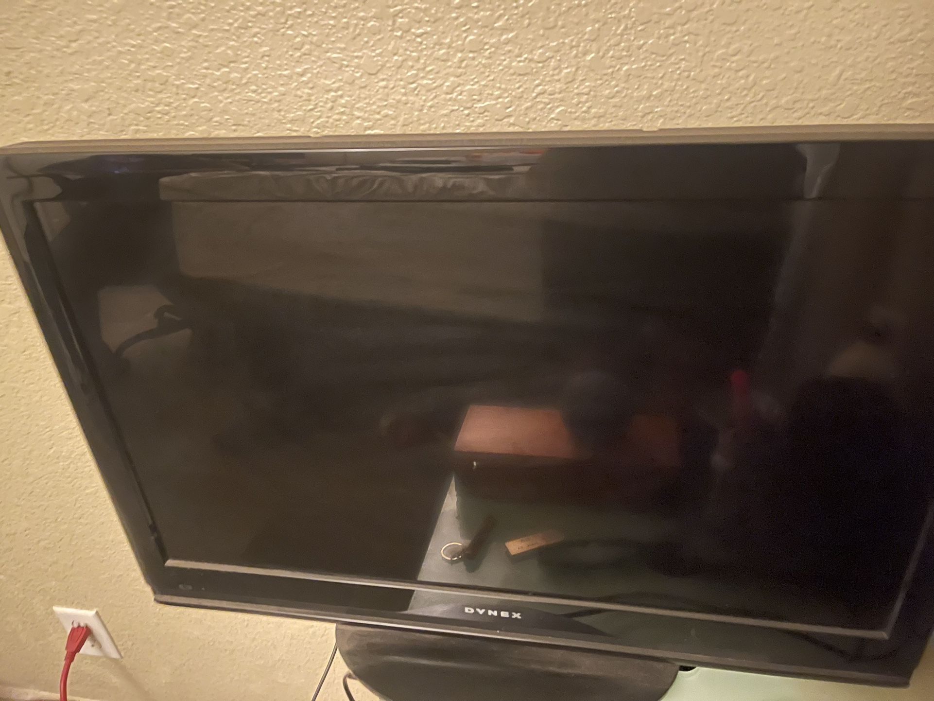 Dynex 32 Inch LCD Tv