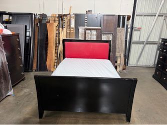 Queen bed $240