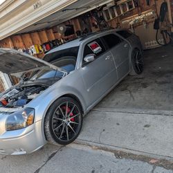 2005 Dodge Magnum