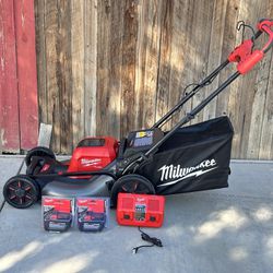 Milwaukee M18 FUEL Brushless Cordless 21 in. Walk Behind Dual Battery Self-Propelled Mower w/(2) 12.0Ah Battery and Rapid Charger