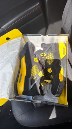 Jordan 4 black yellow