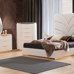 ✨ Modern Luxury Bedroom Set with LED Mirror & Storage – Financing & Cash Available
