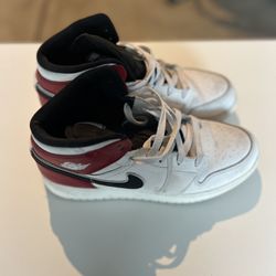 2019 Air Jordan 1 Mid “White Chicago”